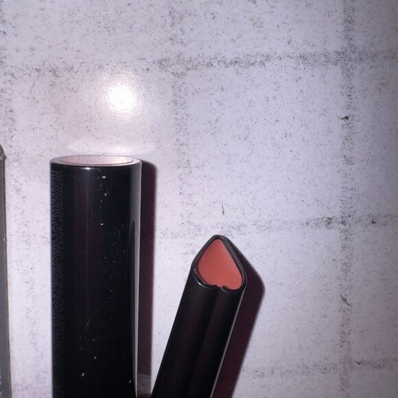 MARY KAY Heart-Shaped Lipstick Courageous NATURAL CONFIDENCE - Picture 3 of 4
